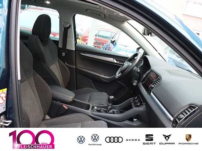 škoda karoq - lava-blau metallic