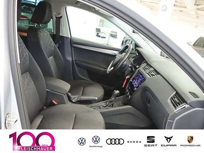 škoda octavia combi - brilliant-silber metallic