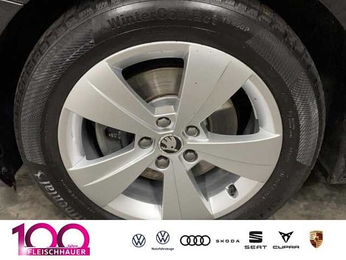 škoda superb combi - schwarz-magic perleffekt