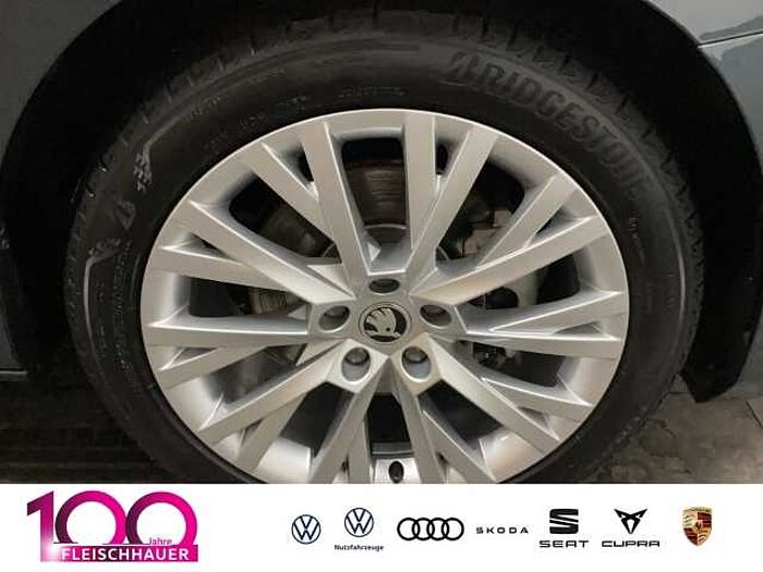 škoda superb combi - quarz-grau metallic